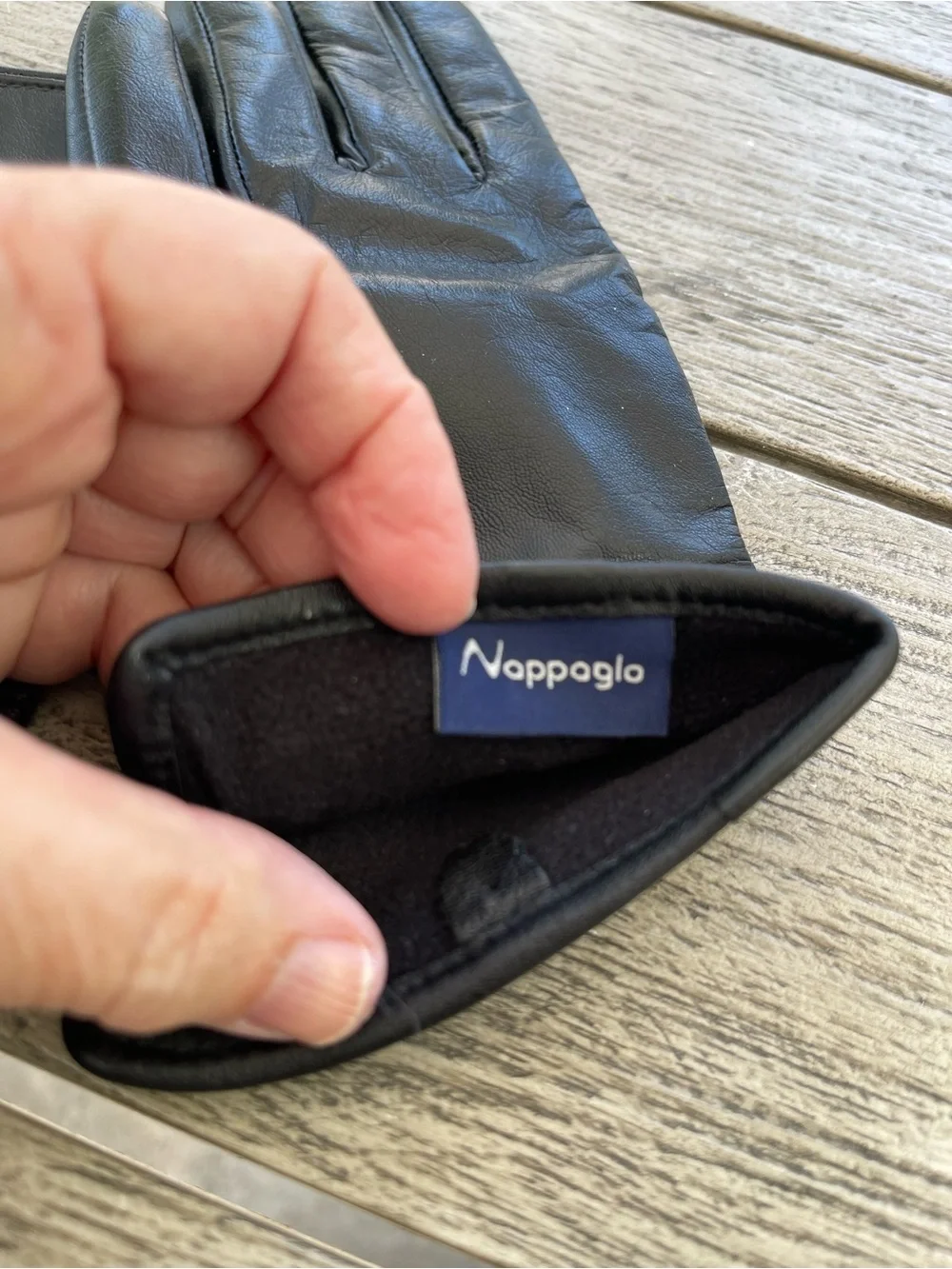 Nappaglo Women’s Black Leather Touchscreen Gloves with Logo Accent Size Medium